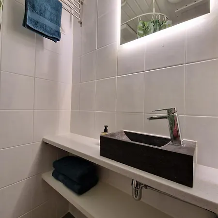 Διαμέρισμα Colorful Two-room With Parking Τάμπερε